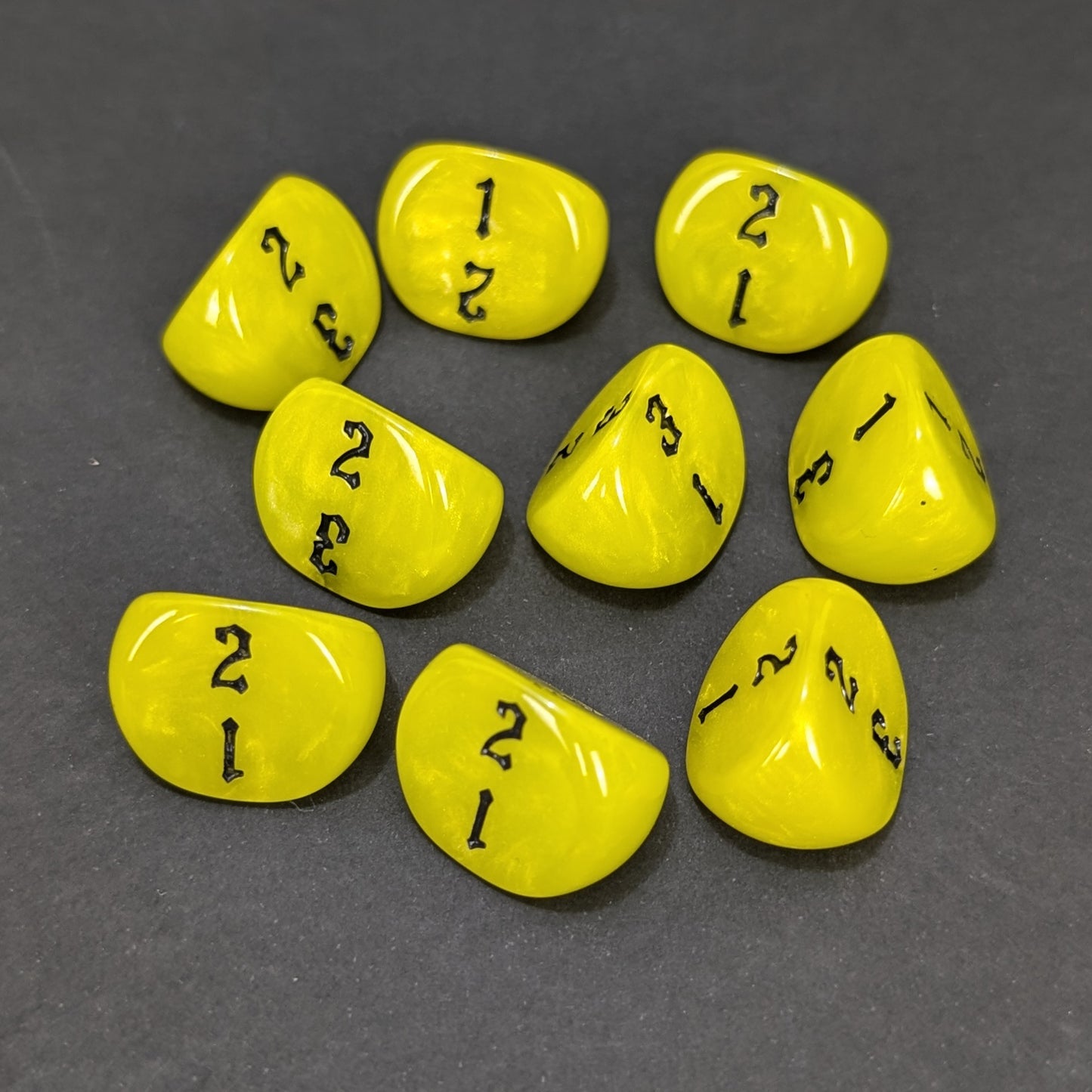Yellow & Black D3 Dice – Custom Resin Dice for Wargames & RPG