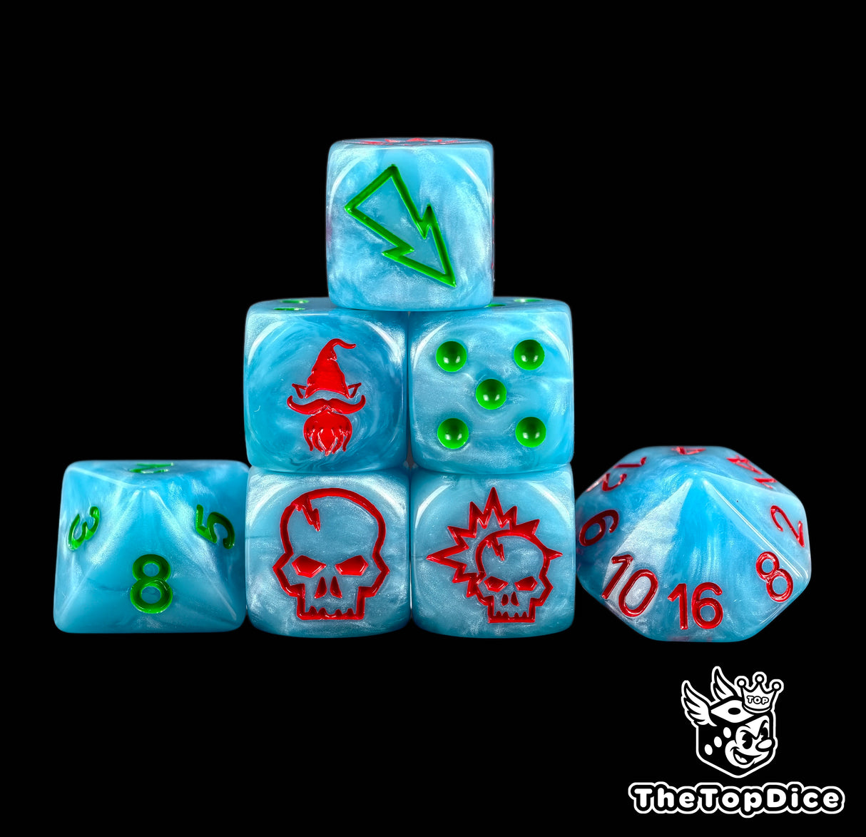 Set de dados inspirados en el equipo de los gnomos de blood bowl de base de colro azul y e llogo es una silueta de gnomo de color rojo y los puntos de color verde