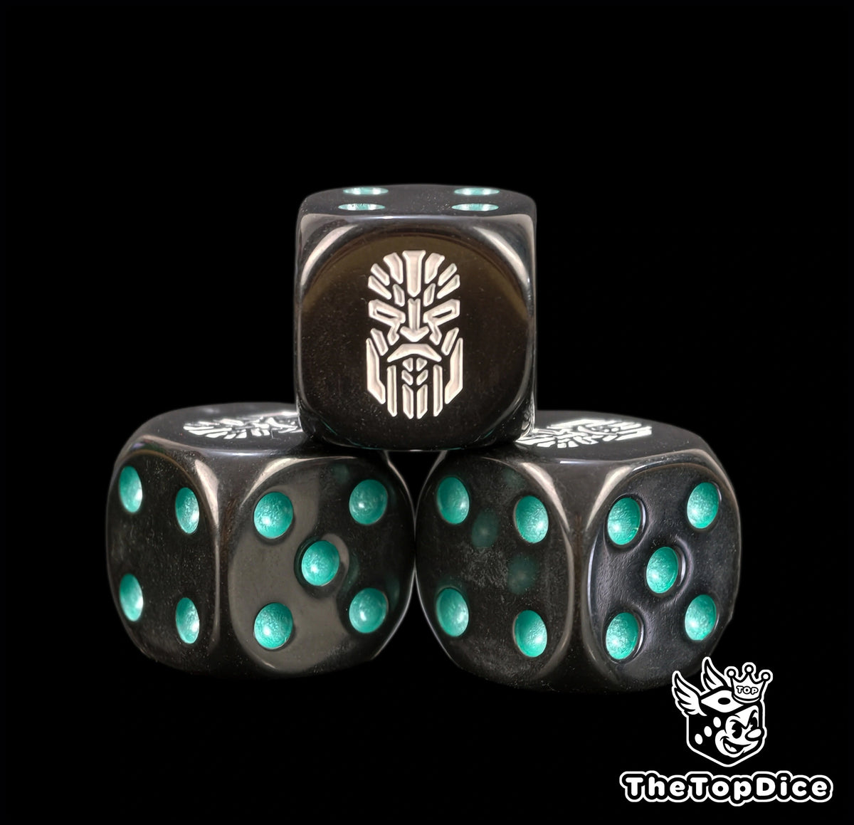dados inspirados en los votann warhammer leagues of votann dwarf xenos de base color negro puntos de color azul armadura de votann y el logo es una runa de votann como su cara color blanco