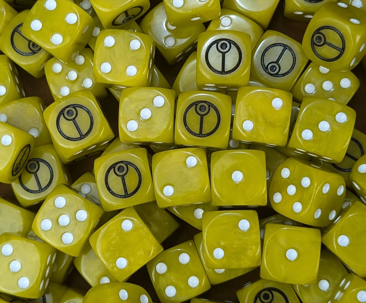 Pile of yellow caste 16mm D6 dice for a sci-fi recon army