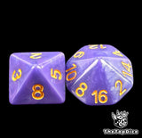 set de dados de blood bowl basicos de base de color lila con todos los logos de color dorado compatible con todos los equipos de blood bowl
