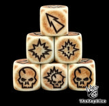 set de dados de blood bowl basico de base de color HUESO con TODOS LOS LOGOS DE OCLOR NEGRO compatible con todos los sets de blood bowl
