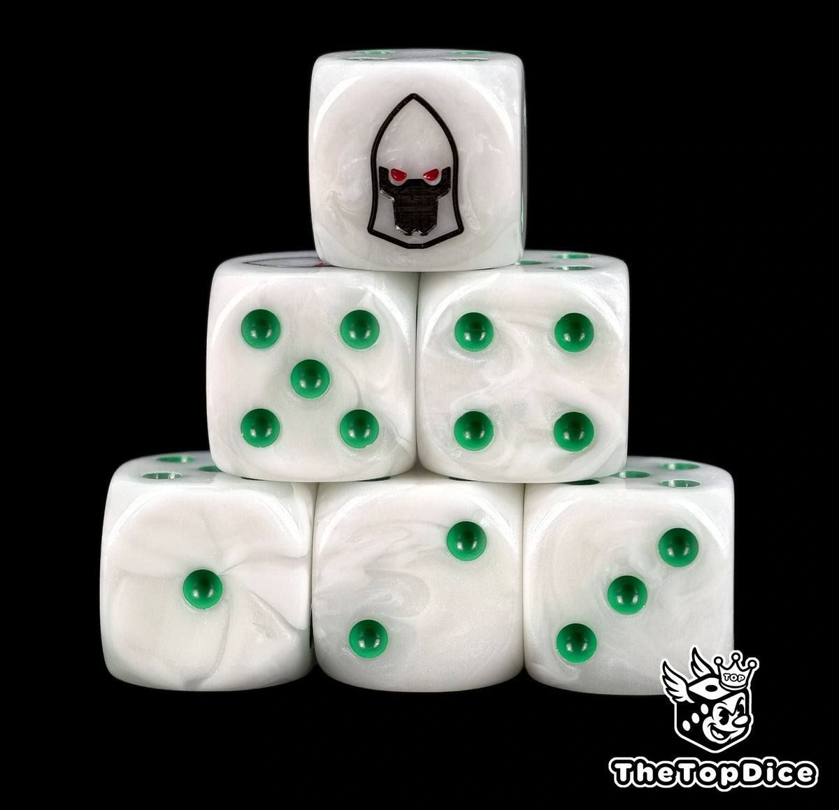 Dados inspirados en los Biel-Tan de warhammer los eldar, el dado es de base de su color blanco con puntos de color verde y el logo es una cabeza de una miniatura de eldar de color negro y los ojos rojos