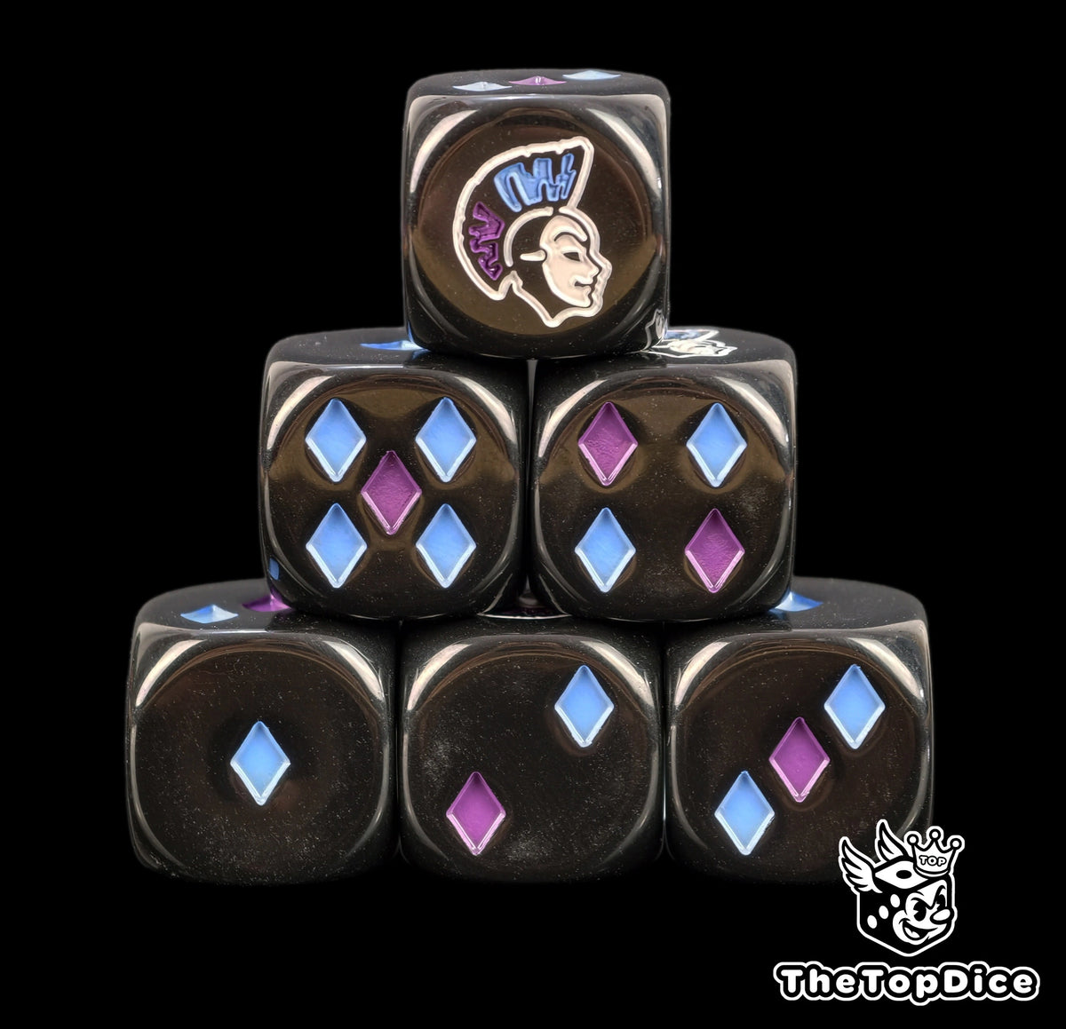 dados para harlequins eldar de warhammer base color negro y los puntos TIENEN 2 COLORES y no son puntos son diamond pips rombos de color azul y purple y el logo es un harlequin de lado con careta blanca y tiene la cresta del pelo color purple y morado