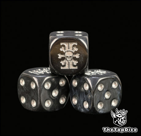 Close view of the silver xenos hunter skull engraved on a black 16mm D6