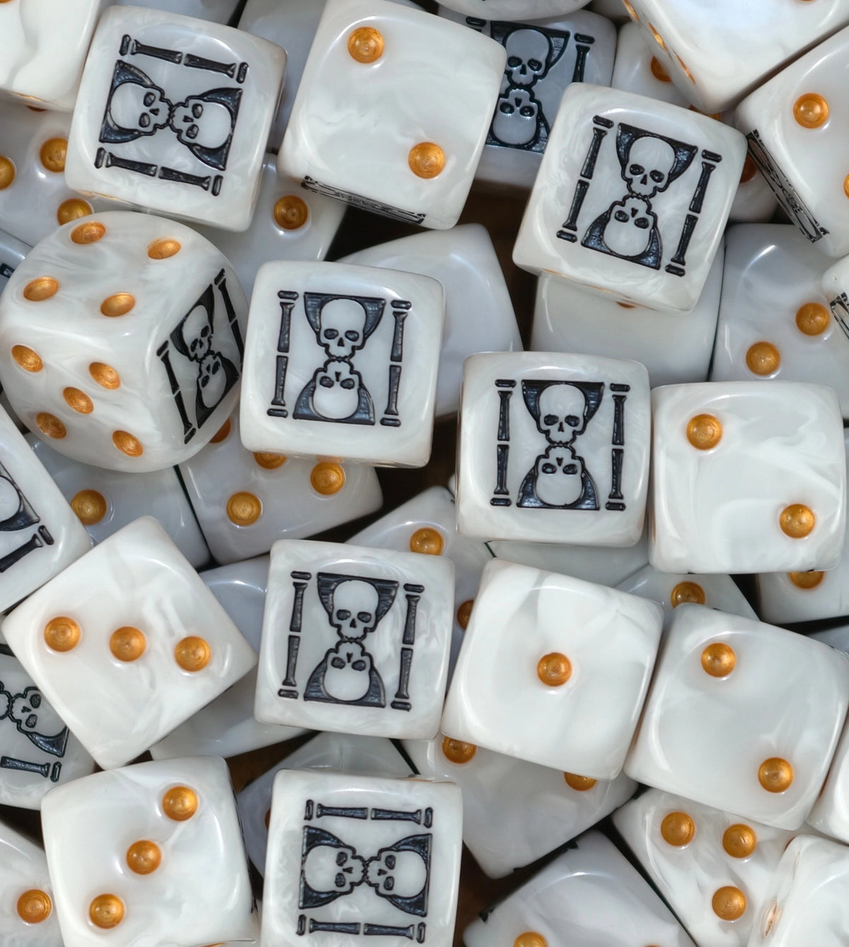 Pearl Phantom Hourglass D6 Dice