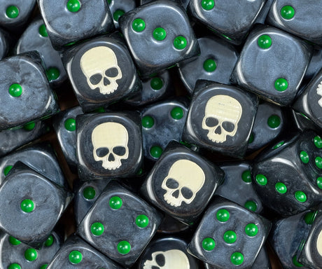 Pile of 16mm black Warhammer 40k successor chapter D6 with bone skulls and green pips