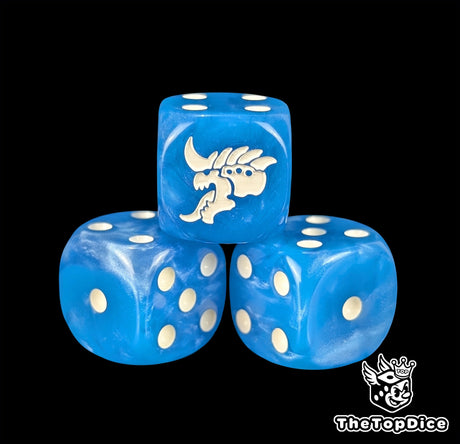 Close up of a blue 16mm resin D6 die engraved with a white hive alien head and white pips