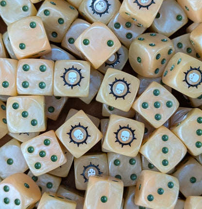 Pile of beige plague skull 16mm D6 dice for a sci-fi plague legion army