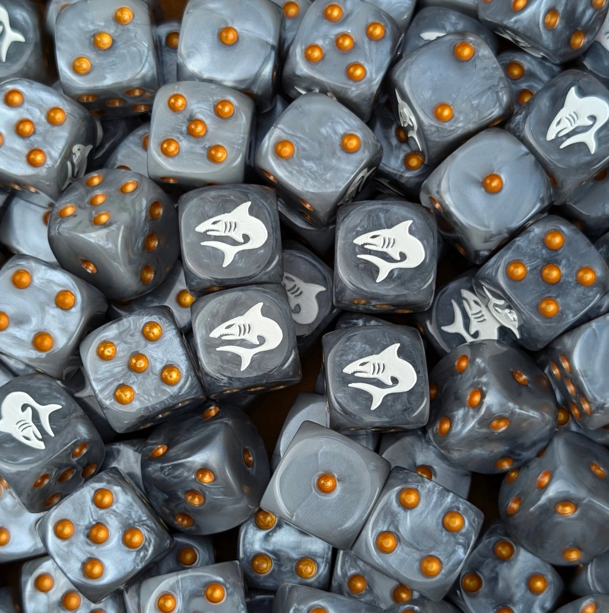 Custom resin D6 dice for sci-fi predator armies