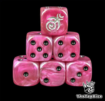 Magenta resin D6 dice with a silver spiral emblem and black pips for chaos armies