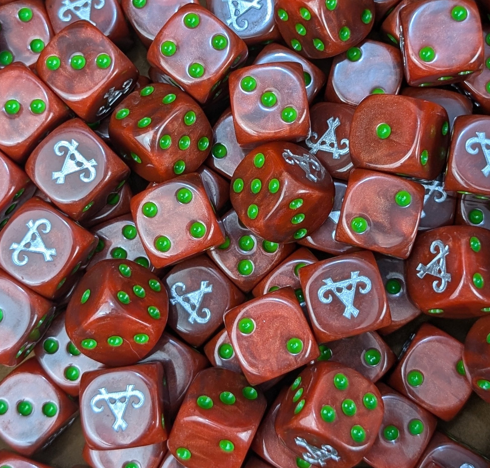Custom red, silver and green dice for Skaven swarm forces
