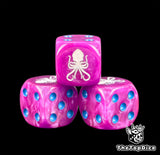 Three magenta 16mm Space Marine D6, white kraken beside glassy blue pips