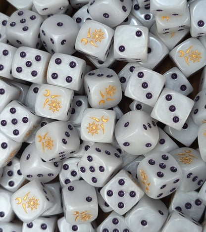 Pile of pale white excess cult 16mm D6 dice for a fantasy chaos army