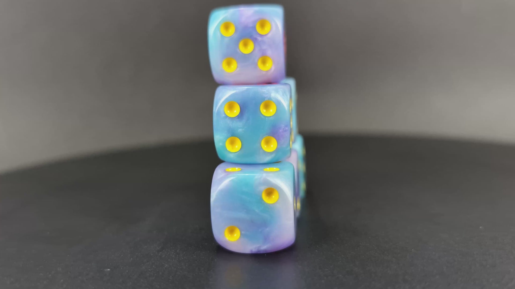 One Piece DON tracker dice with yellow pips