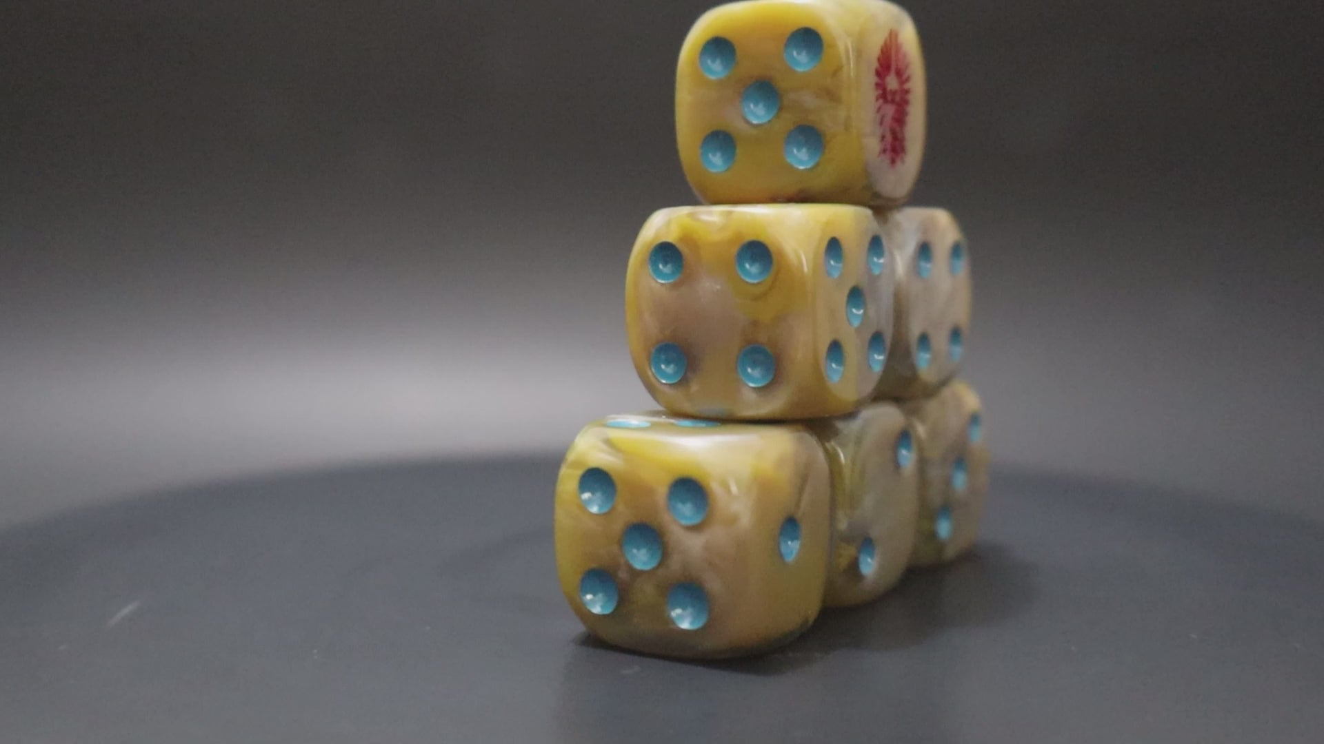 Resin D6 set inspired by Custodes Warhammer 40k