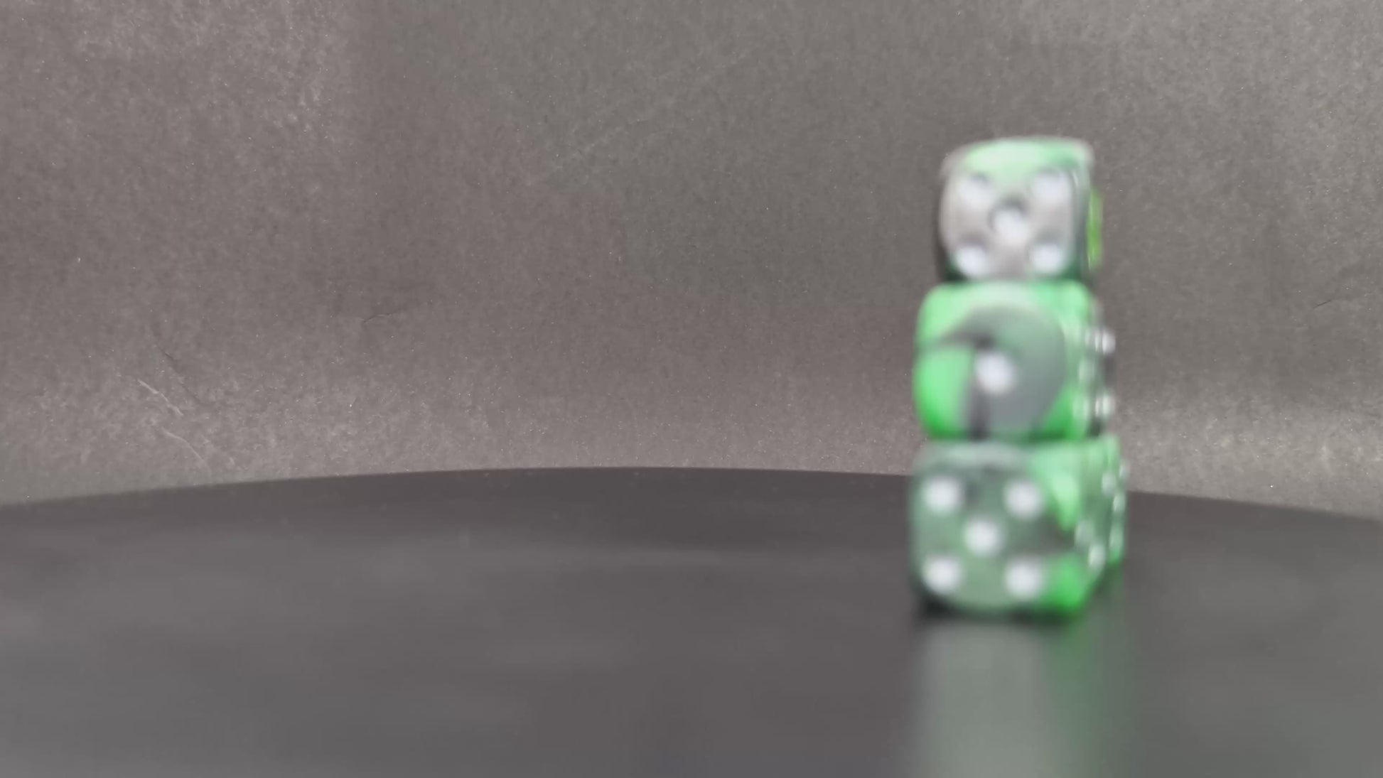 Custom dice for swarm-based xenos factions