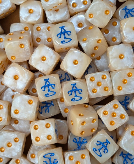 Custom resin D6 dice for fantasy high elf armies