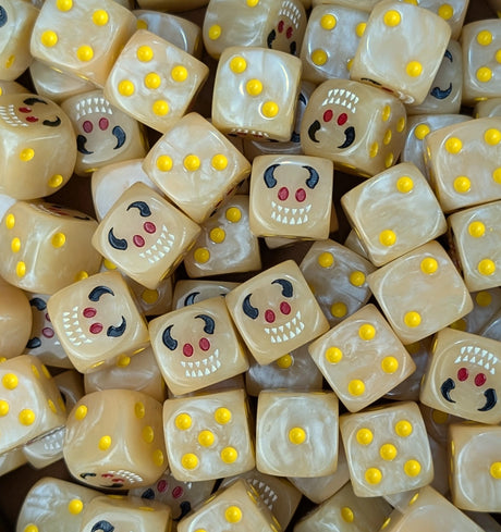 Pile of flesh toned rotling imp 16mm D6 dice for a fantasy plague army