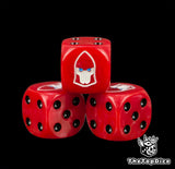 Close up of the white eldar guardian helm with blue eye lenses engraved and hand filled on a red Saim-Hann 16mm D6 die