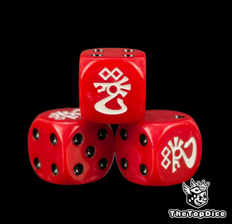 Close up of the white Saim-Hann serpent rune engraved and hand filled on a red aeldari 16mm D6 die