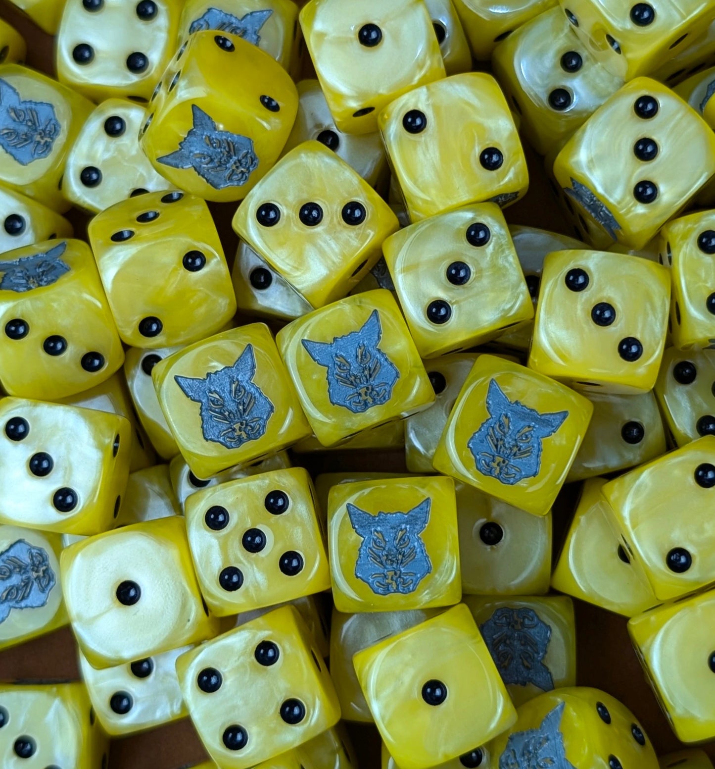 Custom resin D6 dice for fantasy rat swarms