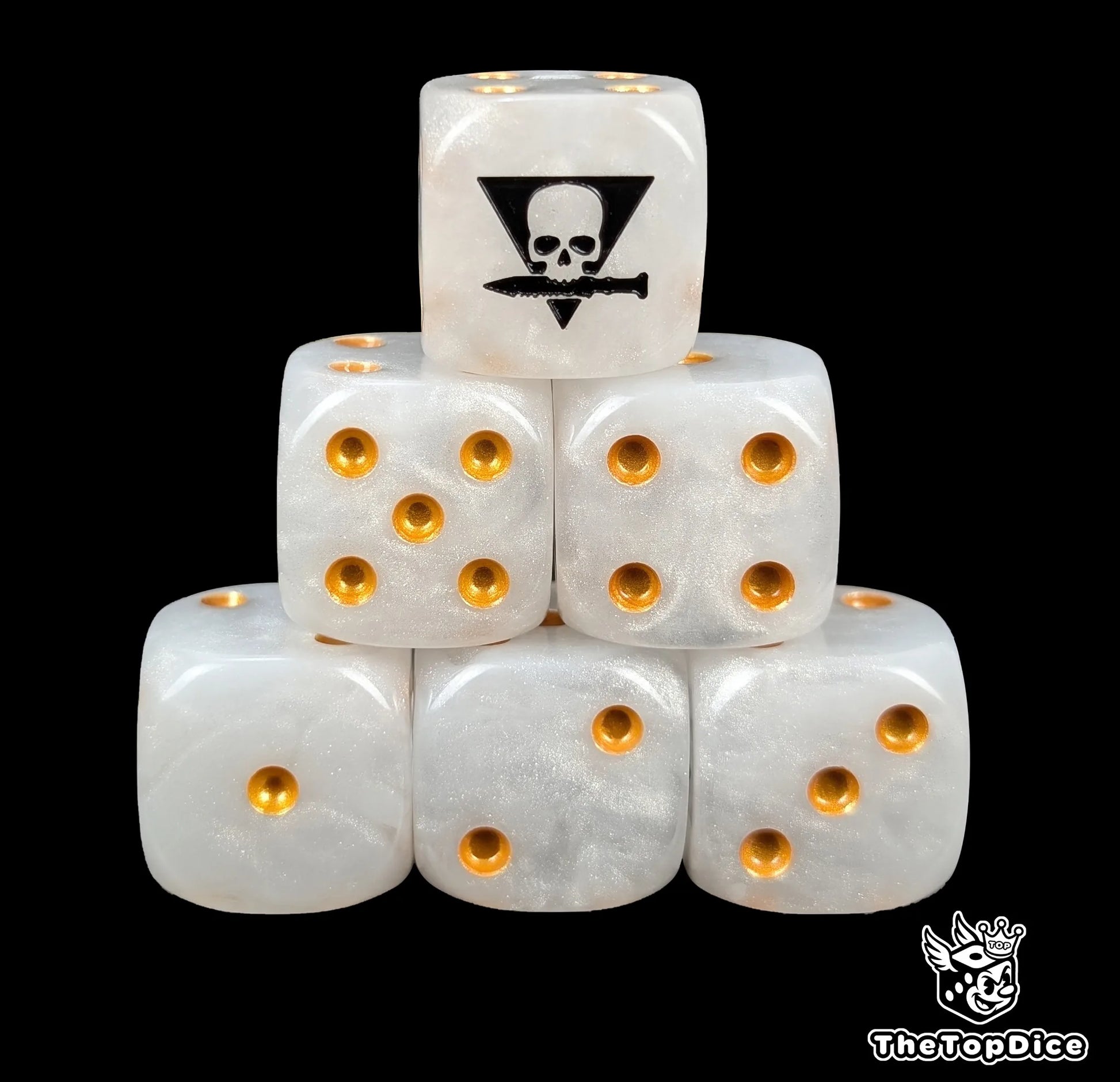 White 16mm D6 dice with a triangle skull biting a black knife emblem and gold pips for sci-fi wargaming