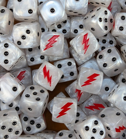 Pile of white storm bolt 16mm D6 dice for a sci-fi fast attack army